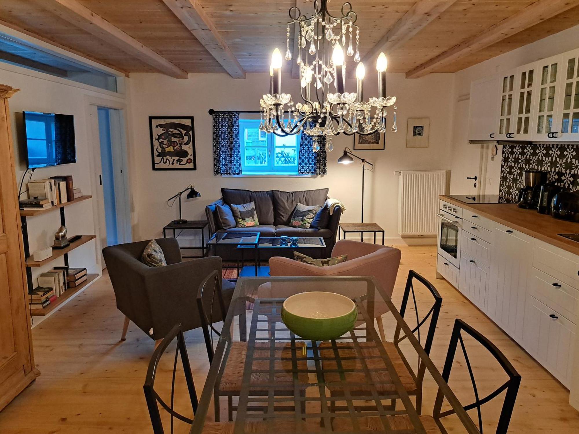 Neu! Ferienwohnungen Im Lueftlmalereck, Hennalahaus 오버아머가우 외부 사진