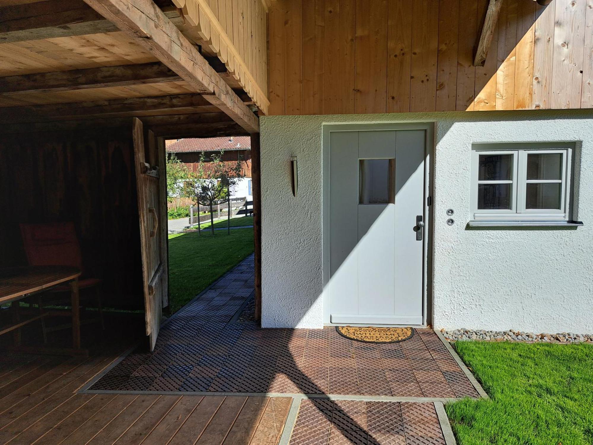 Neu! Ferienwohnungen Im Lueftlmalereck, Hennalahaus 오버아머가우 외부 사진