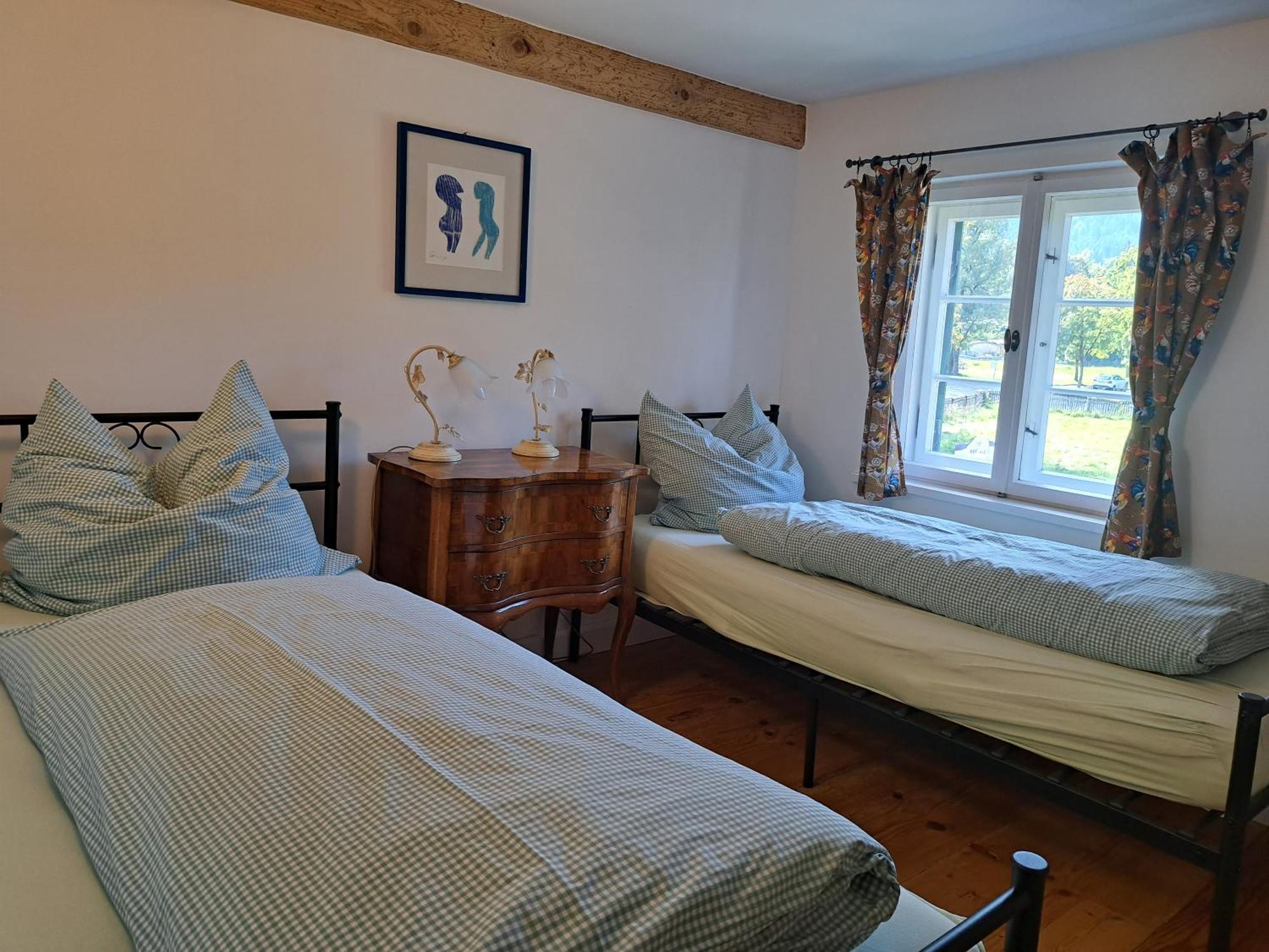 Neu! Ferienwohnungen Im Lueftlmalereck, Hennalahaus 오버아머가우 외부 사진