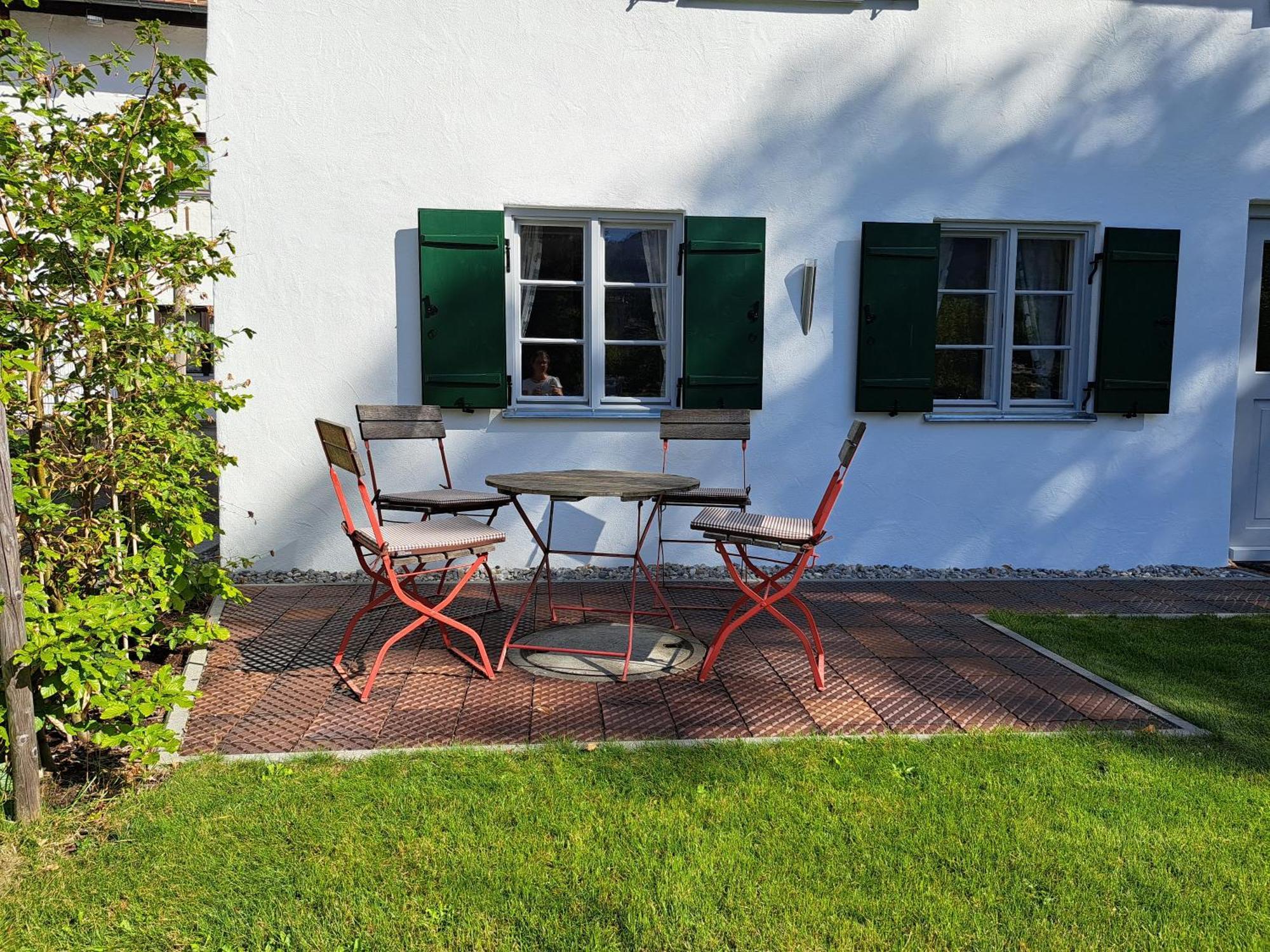 Neu! Ferienwohnungen Im Lueftlmalereck, Hennalahaus 오버아머가우 외부 사진