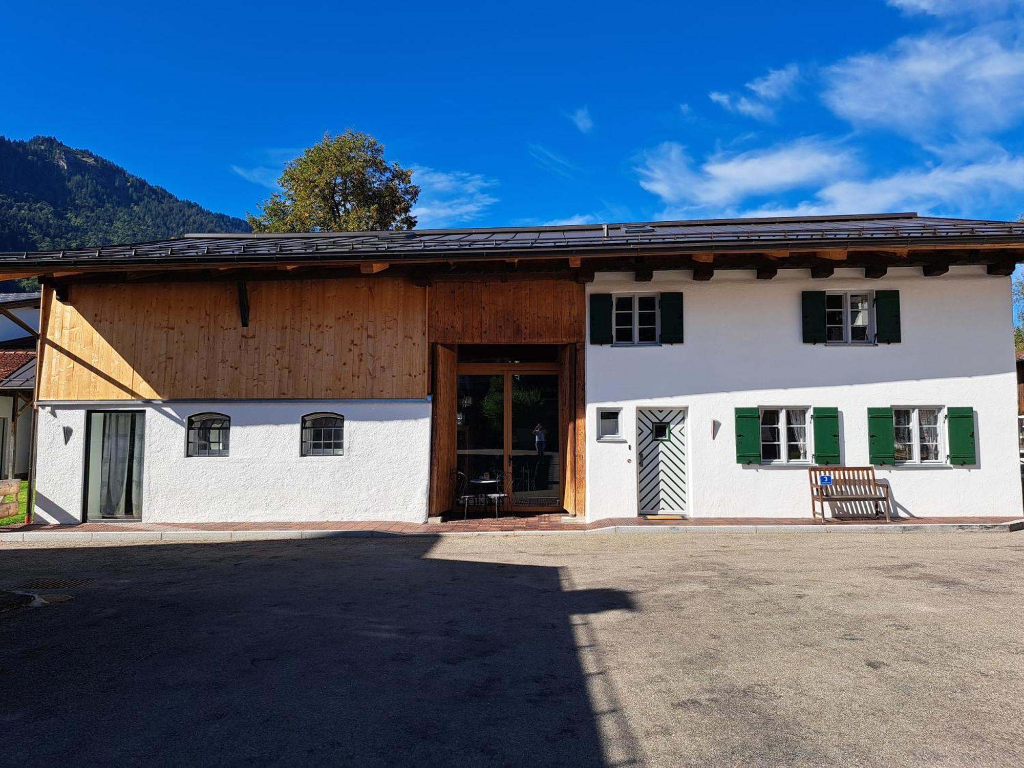 Neu! Ferienwohnungen Im Lueftlmalereck, Hennalahaus 오버아머가우 외부 사진
