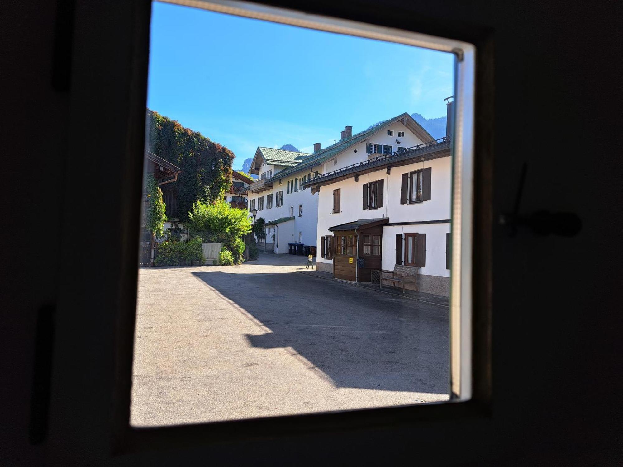 Neu! Ferienwohnungen Im Lueftlmalereck, Hennalahaus 오버아머가우 외부 사진