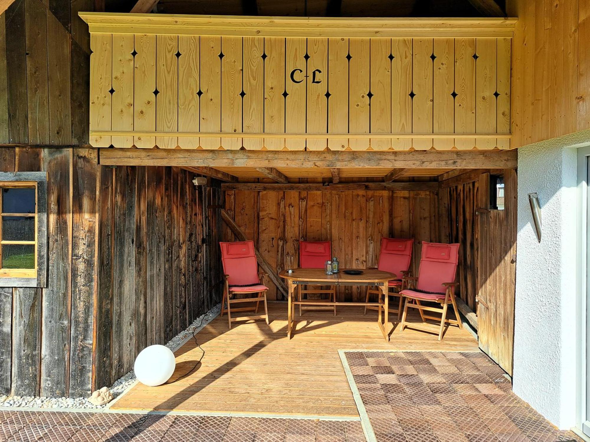 Neu! Ferienwohnungen Im Lueftlmalereck, Hennalahaus 오버아머가우 외부 사진